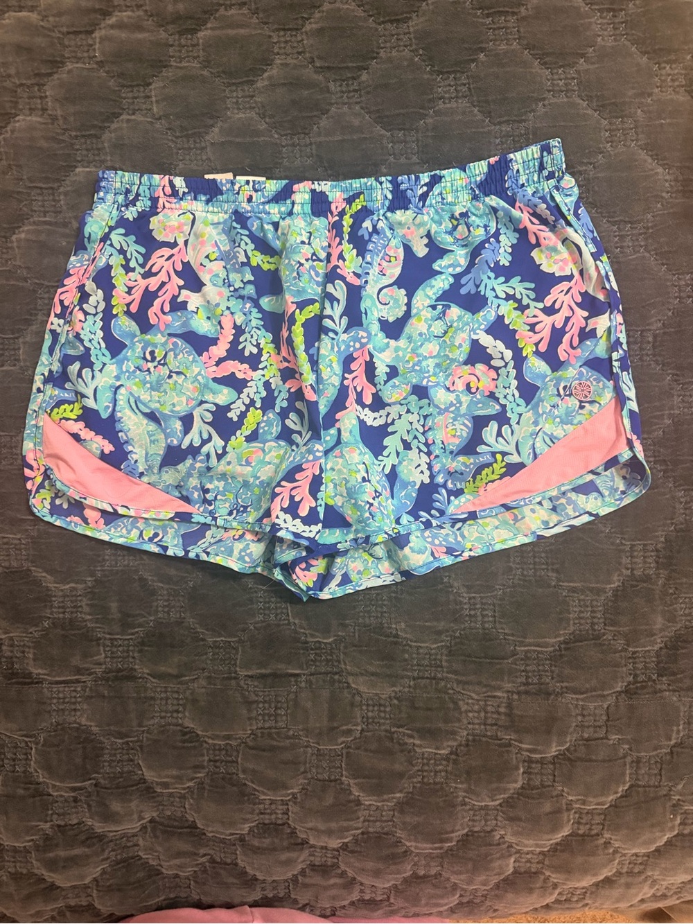 Lilly Pulitzer sea turtle athletic shorts size L